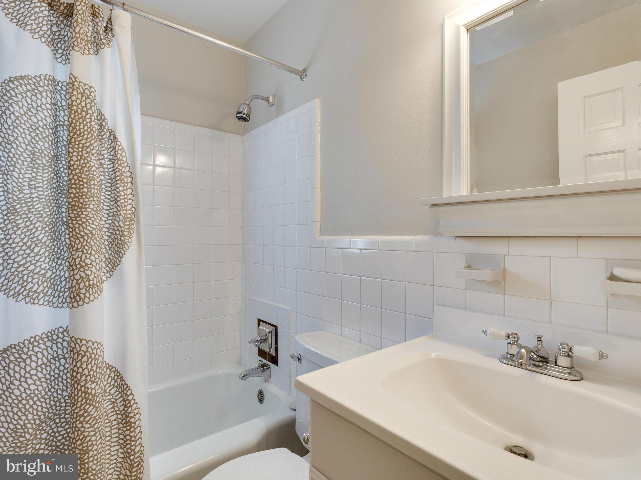 4704 Overbrook Road Bethesda, MD 20816 - Photo 23 of 30 Bath