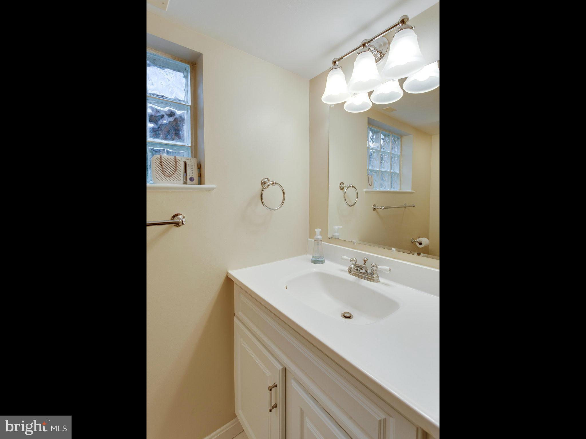 4704 Overbrook Road Bethesda, MD 20816 - Photo 26 of 30 Bath