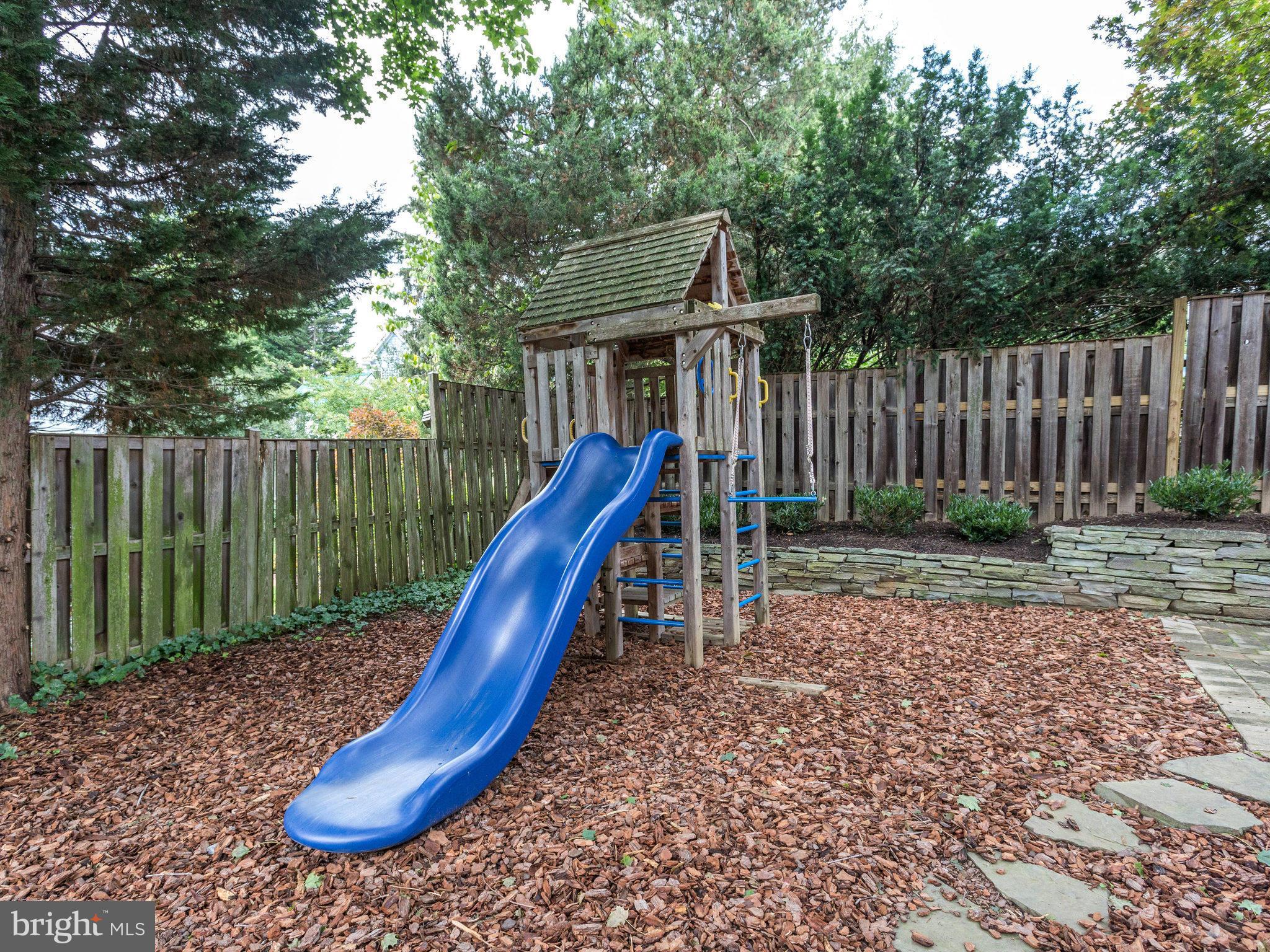 4704 Overbrook Road Bethesda, MD 20816 - Photo 28 of 30 Exterior (Rear)