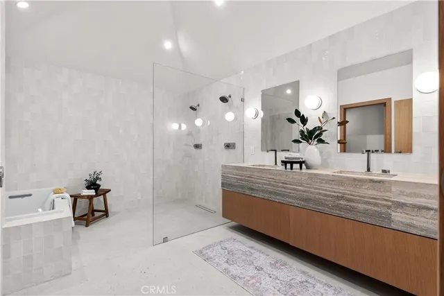 $2,495,000 | 2055 Calvert Avenue, Costa Mesa, CA 92626