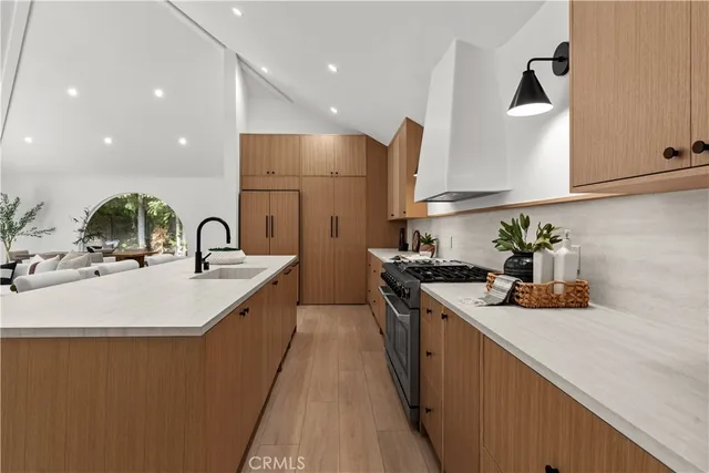 $2,495,000 | 2055 Calvert Avenue, Costa Mesa, CA 92626