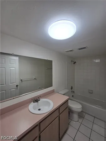 $1,250 | 4815 Triton Court East, Unit 3, Cape Coral, FL 33904