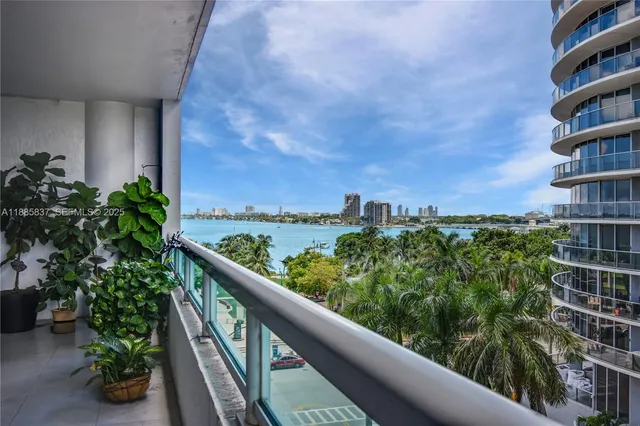 $830,000 | 1800 North Bayshore Drive, Unit 512, Miami, FL 33132