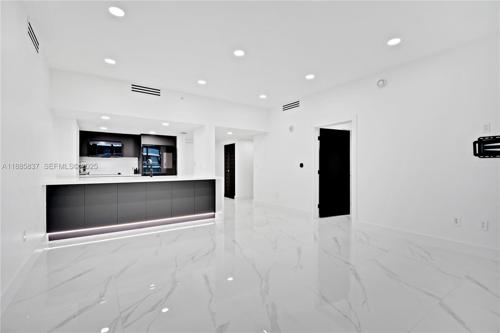 1800 North Bayshore Drive, Unit 512 Miami, FL 33132 - Photo 2 of 53