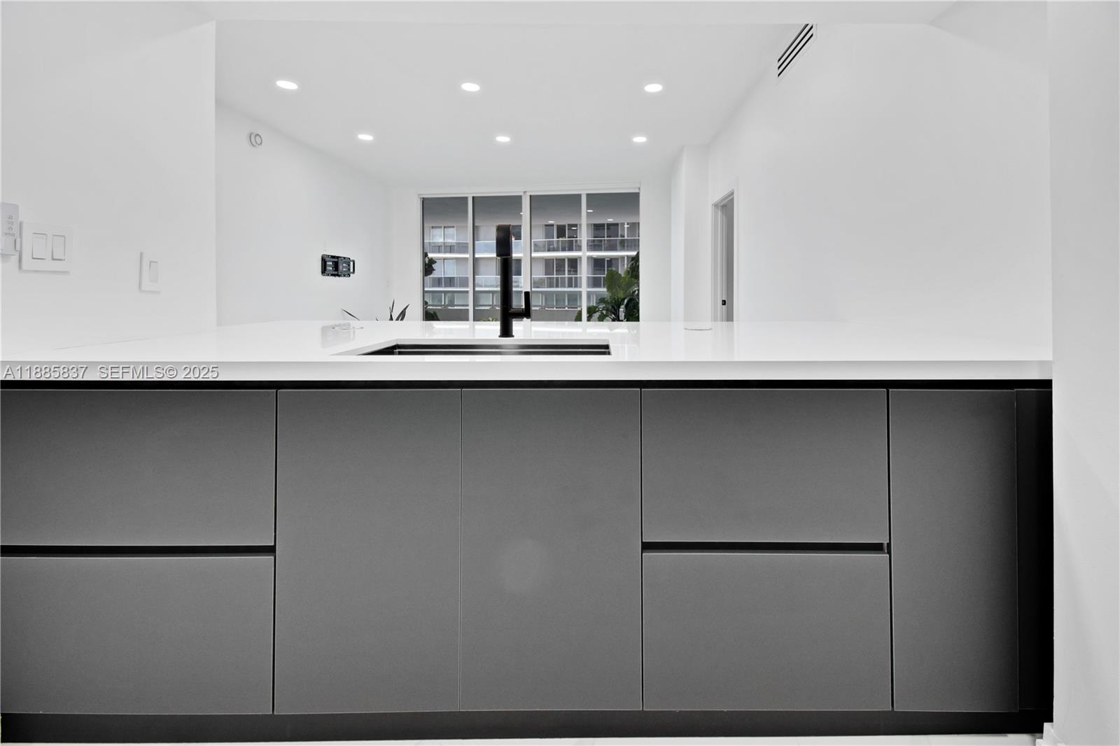 1800 North Bayshore Drive, Unit 512 Miami, FL 33132 - Photo 9 of 53