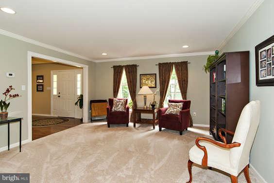 5216 Durham Road East Columbia, MD 21044 - Photo 5 of 30 Living Room