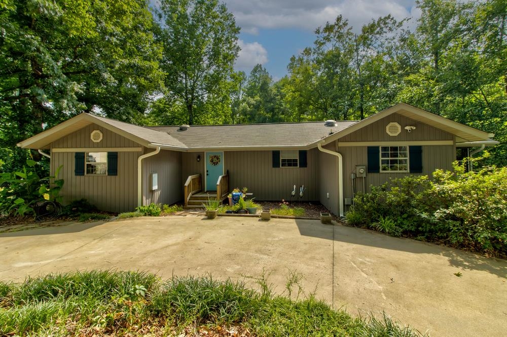 595 Berry Shoals Road Duncan, SC 29334 - Photo 2 of 36