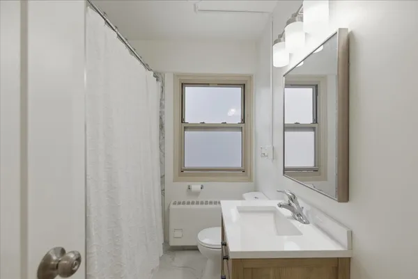 $2,115 | 5630 North Sheridan Road, Unit S1101, Chicago, IL 60660