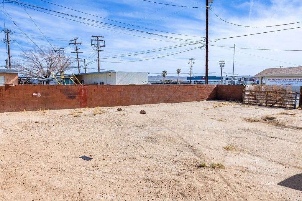 1500 West Alene Avenue Ridgecrest, CA 93555 - Photo 3 of 30 a view of a swimming pool