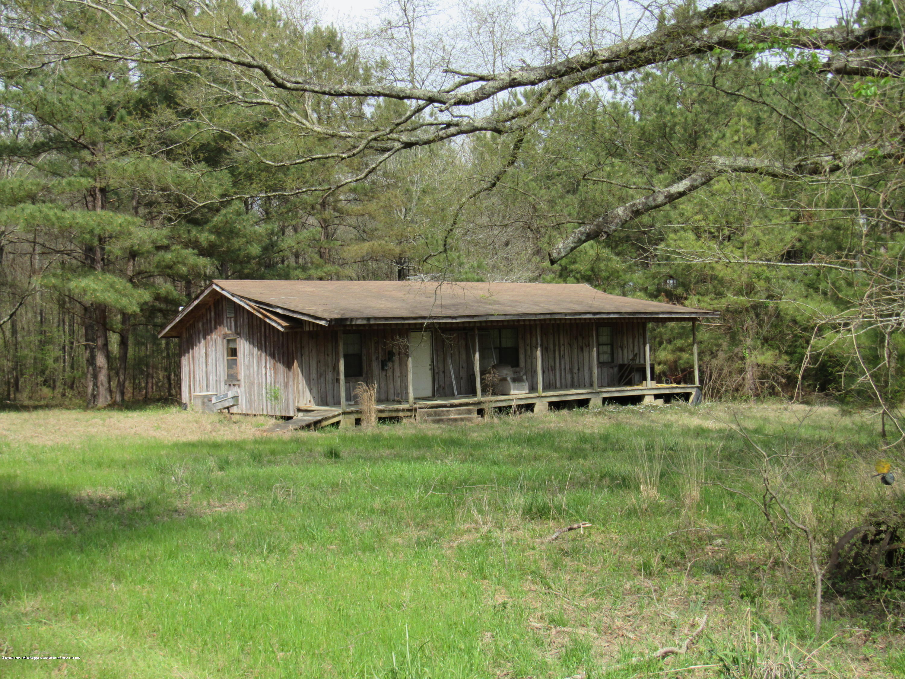 156 Harrell Road Pelahatchie, MS 39145 - Photo 2 of 19 IMG_2616