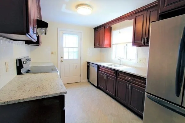 $2,850 | 27 Fallon Court, Unit 27, Quincy, MA 02169