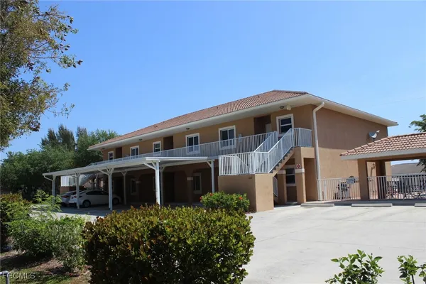 $1,400 | 607 Southeast 13th Place, Unit 202, Cape Coral, FL 33990