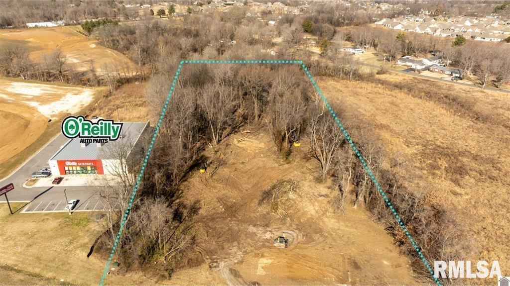 5269 Hinkleville Road Paducah, KY 42001 - Photo 6 of 21 a view of yard
