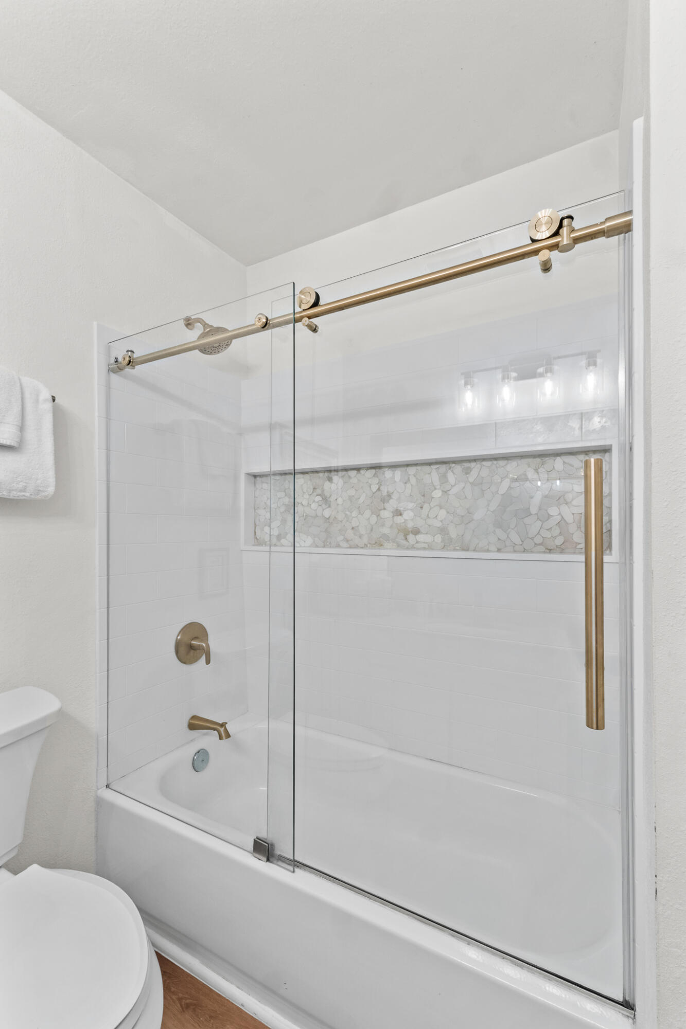 77 North Ocean Avenue, Unit 12 Cayucos, CA 93430 - Photo 29 of 41 a bathroom with a shower and a toilet