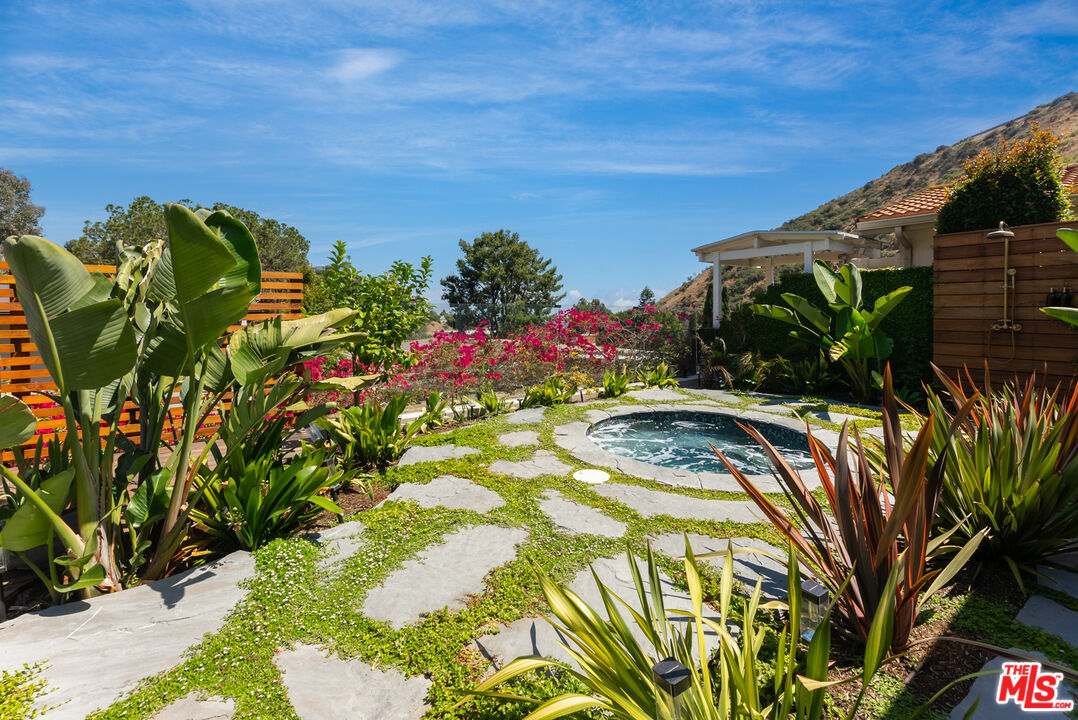 7211 Chelan Way Los Angeles, CA 90068 - Photo 28 of 38 a view of a flower in a garden