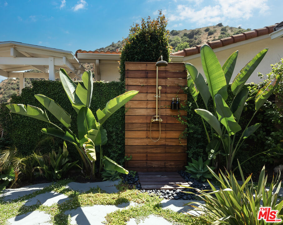 7211 Chelan Way Los Angeles, CA 90068 - Photo 31 of 38 a view of a plant in front of a building