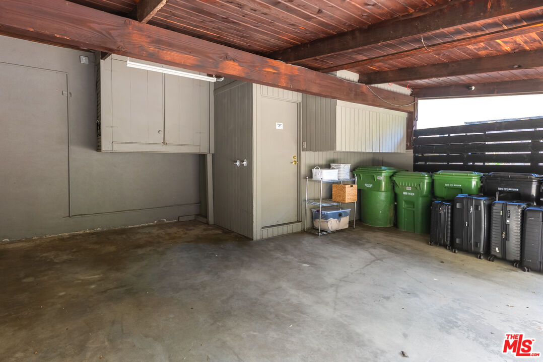 7211 Chelan Way Los Angeles, CA 90068 - Photo 38 of 38 a view of a storage room