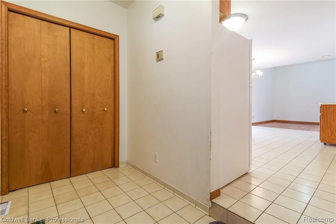 007-Kitchen-5245191-large.jpg