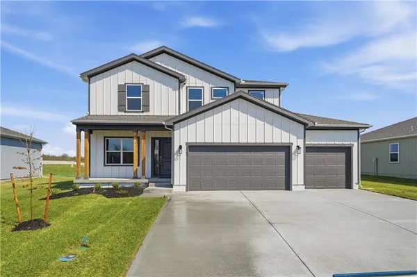 $519,950 | 505 Southwest Newport Drive, Blue Springs, MO 64014