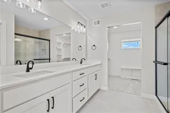 $519,950 | 505 Southwest Newport Drive, Blue Springs, MO 64014