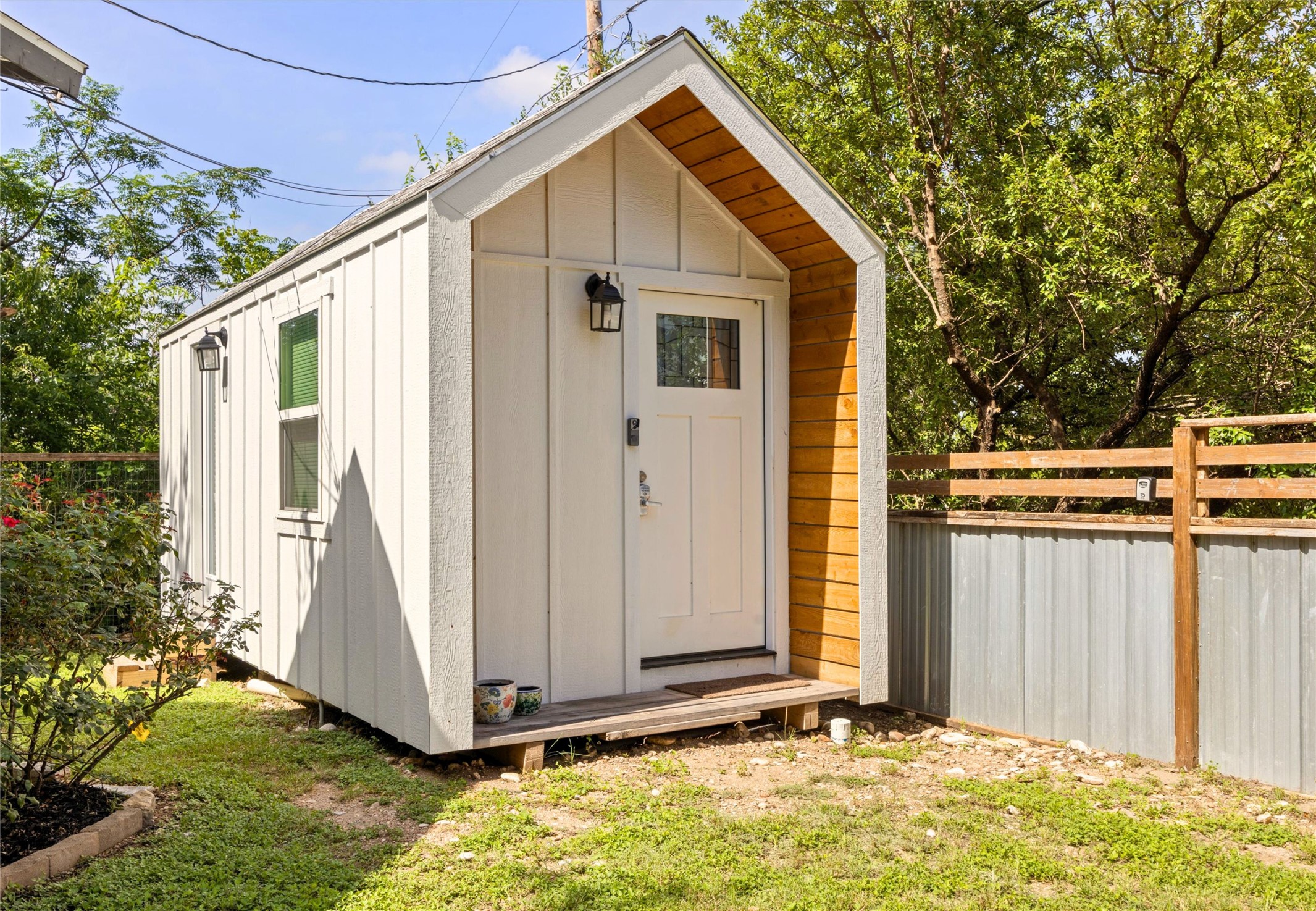 1167 Ridgeway Drive Austin, TX 78702 - Photo 22 of 29 a view of a small house