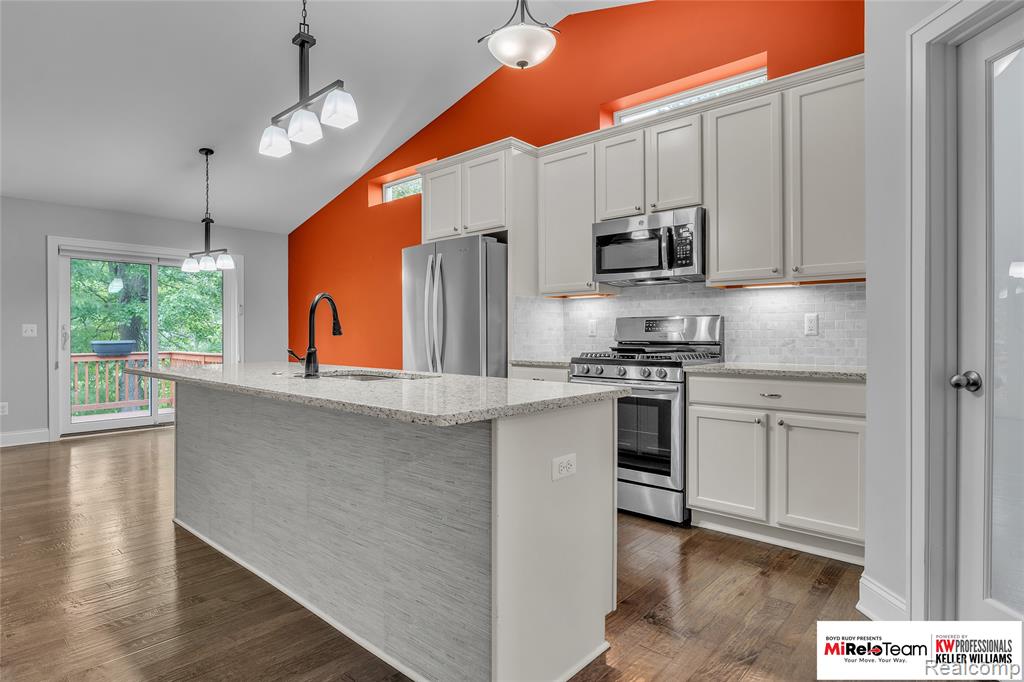 1909 Egret Pointe Howell, MI 48843 - Photo 7 of 45