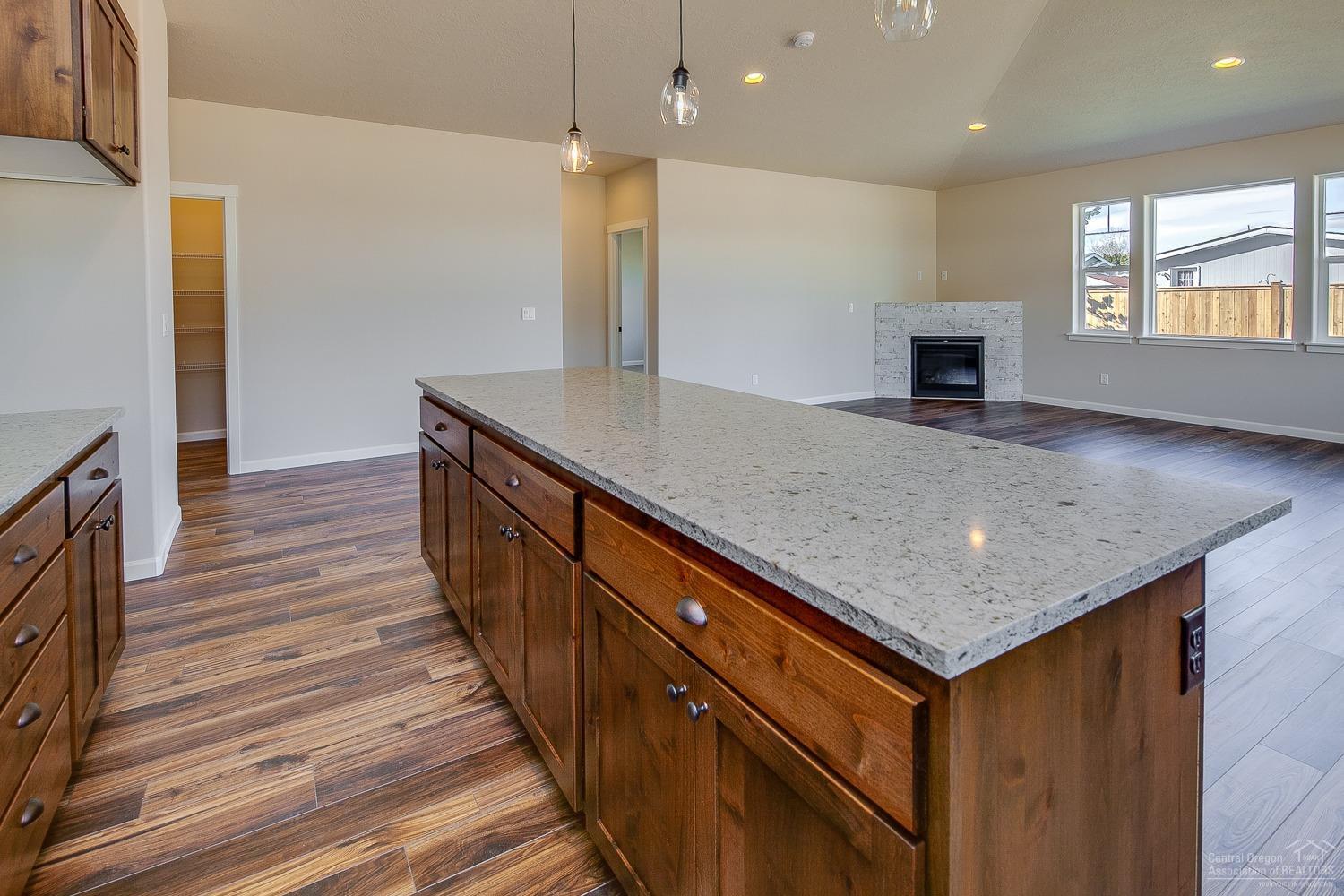 629 Northwest Rimrock Drive Redmond, OR 97756 - Photo 8 of 23 Additional Photo