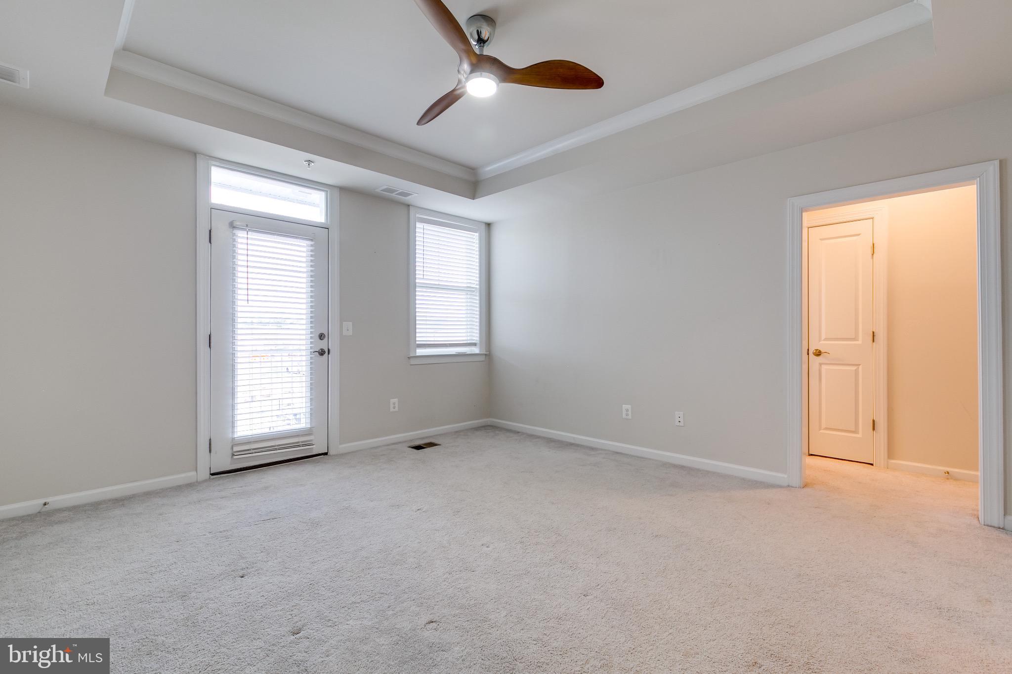 20687 Heron Landing Drive Sterling, VA 20166 - Photo 23 of 39 Spacious room with natural light and charm.