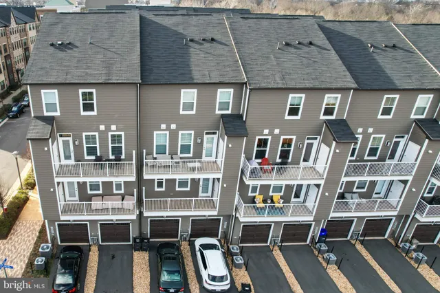 a car parked in front of a building