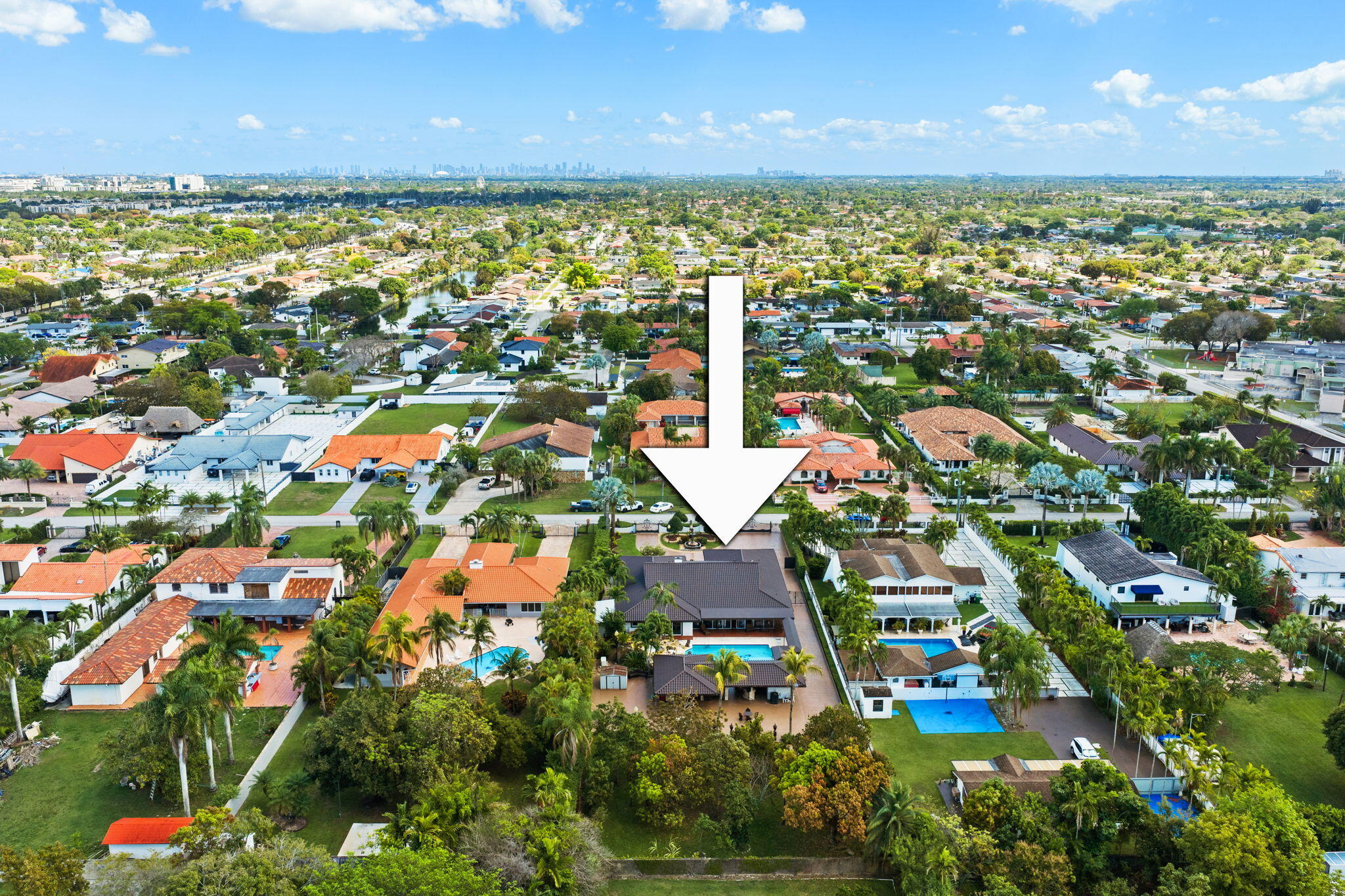 2840 Southwest 128th Avenue Miami, FL 33175 - Photo 45 of 46 an aerial view of residential houses with outdoor space and trees