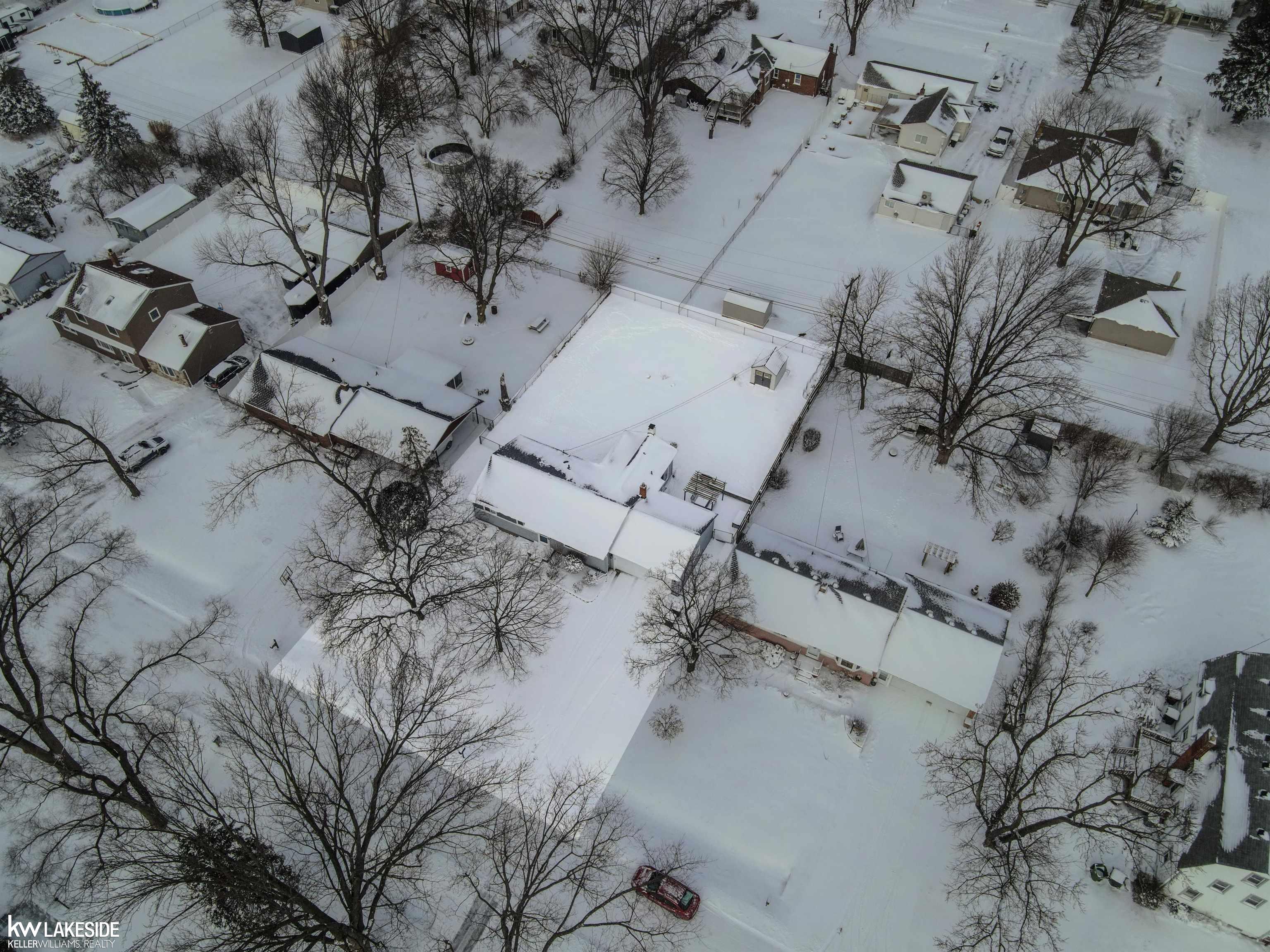 7741 Rauschelbach Street Utica, MI 48317 - Photo 9 of 50 50197640-b0e52fc4-dfa4-4c9a-8f44-31e156437e81.JPG