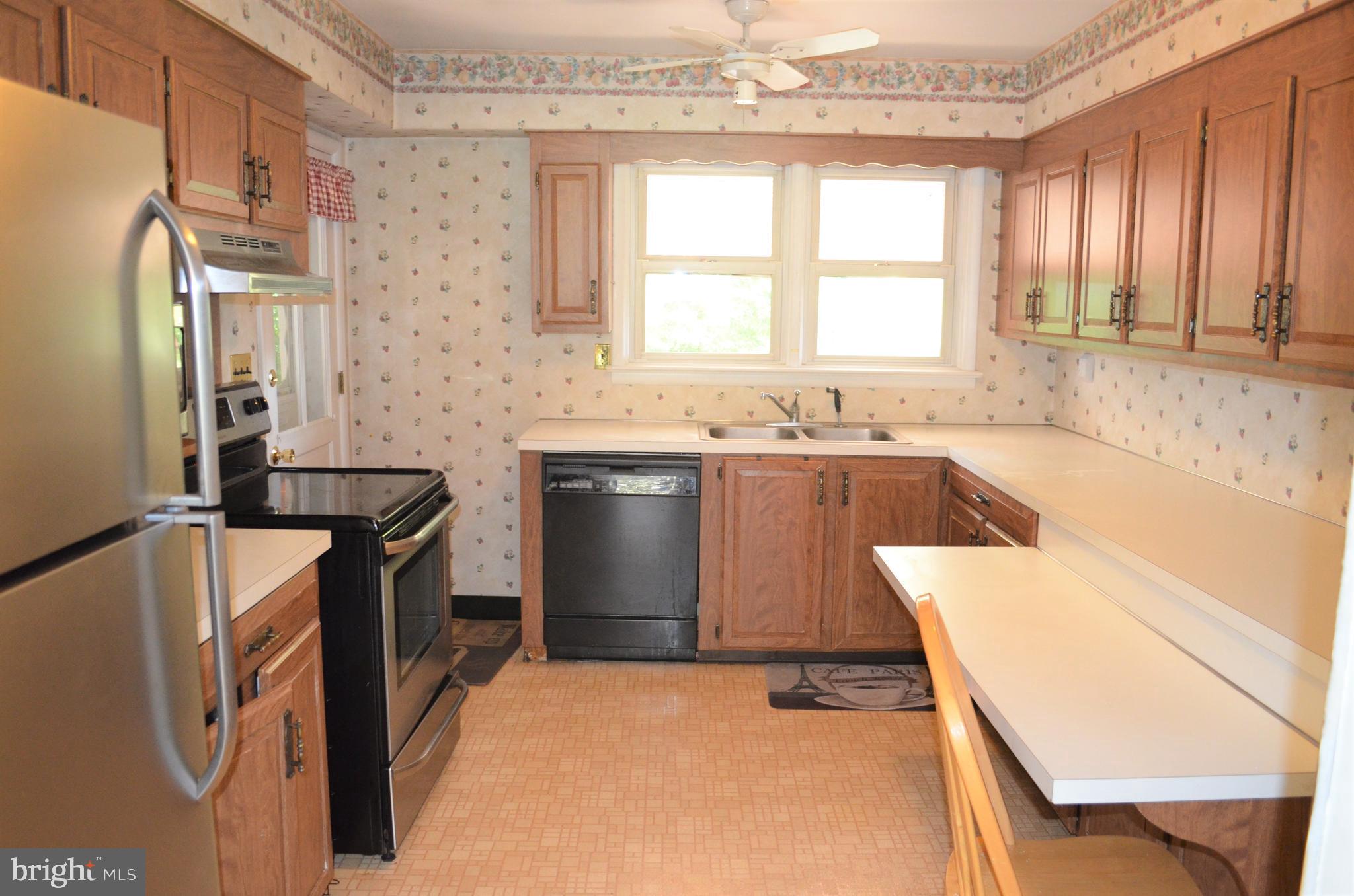 2331 Sycamore Road York, PA 17408 - Photo 14 of 17 Kitchen