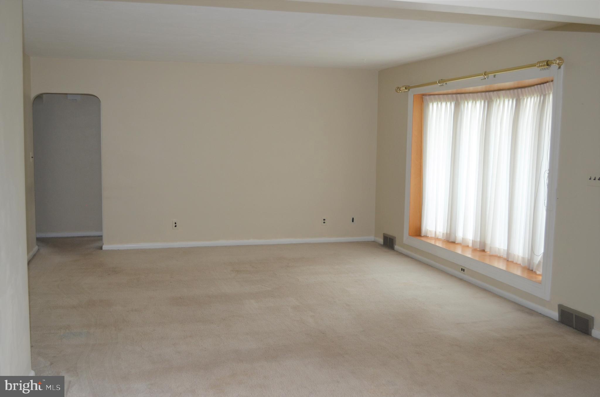 2331 Sycamore Road York, PA 17408 - Photo 6 of 17 Living Room