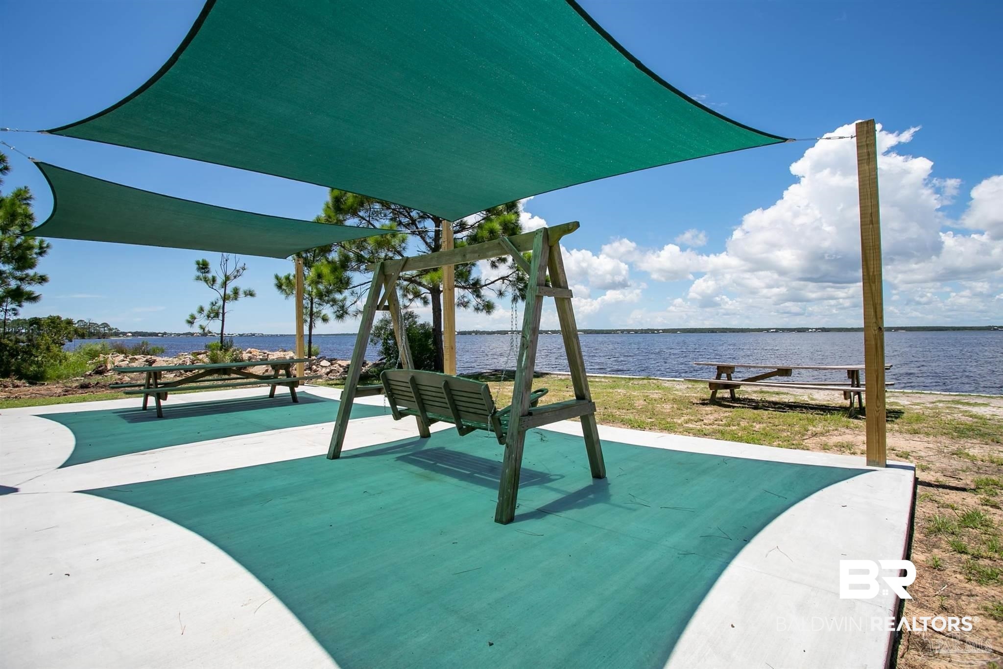 5420 North Shore Road Pensacola, FL 32507 - Photo 11 of 13 Watch the Boats