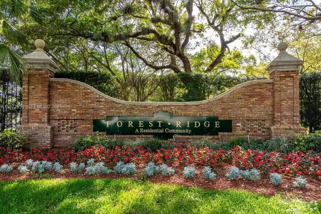 a view of a garden with flowers