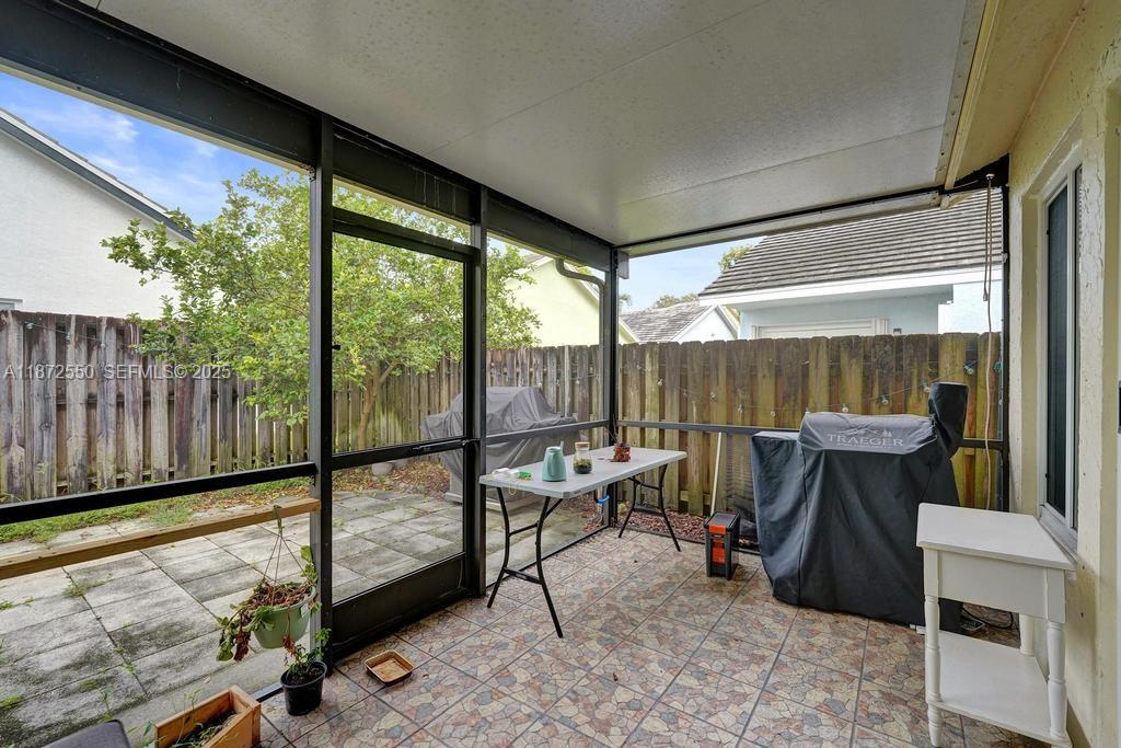 2747 Pinewood Court Davie, FL 33328 - Photo 19 of 25