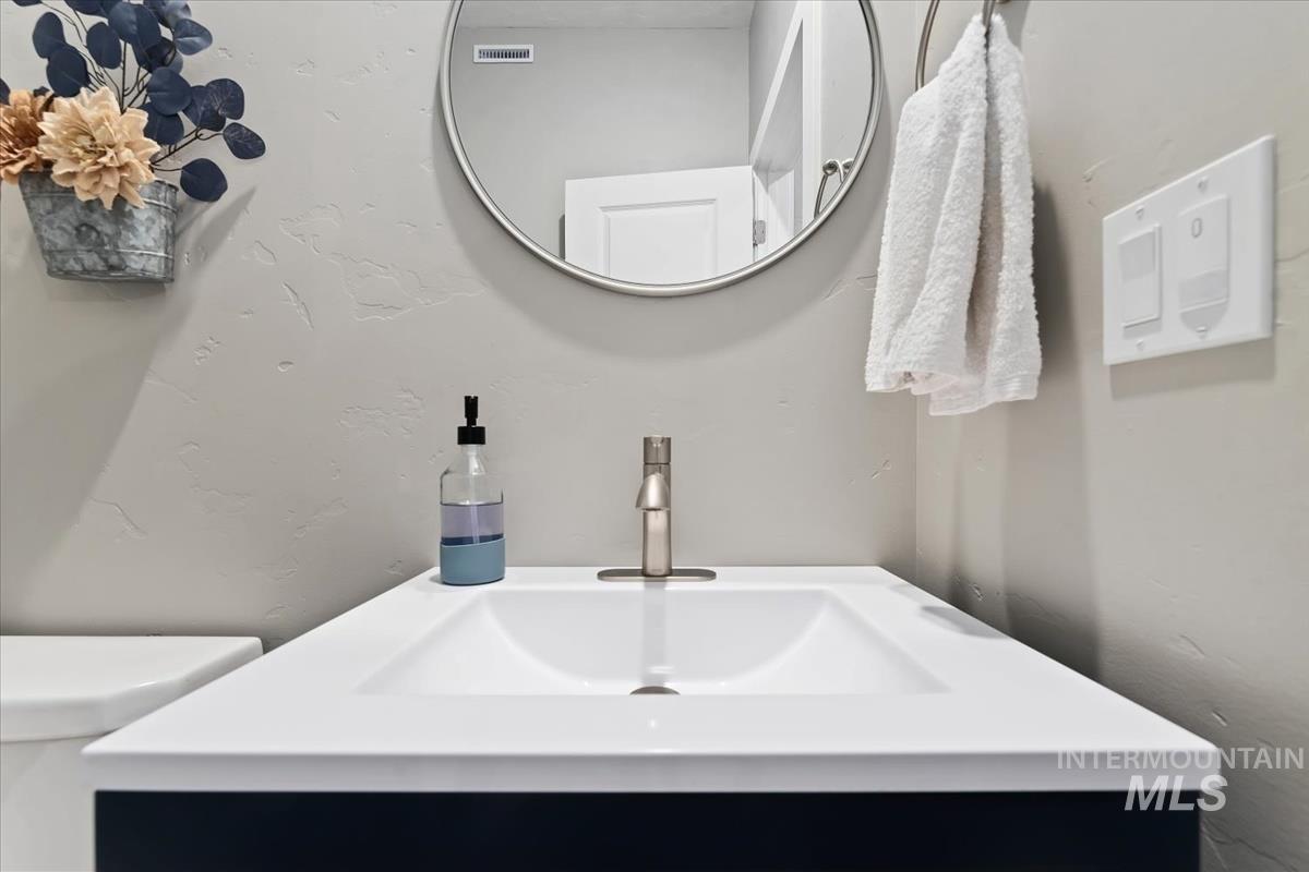 815 Knowledge Street Middleton, ID 83644 - Photo 22 of 49 Bathroom