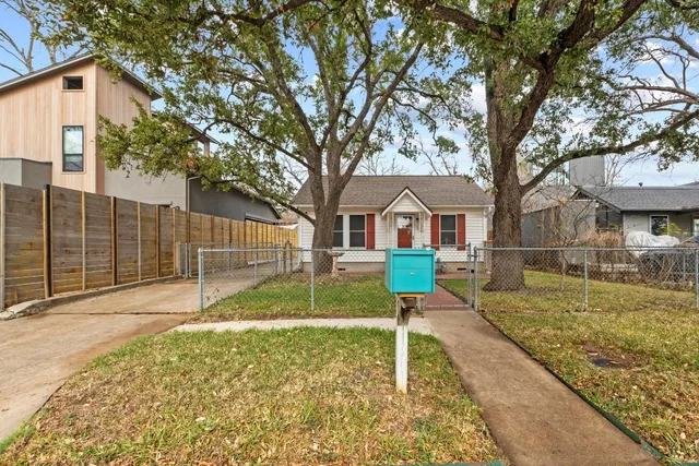 $685,000 | 2612 Canterbury Street, Austin, TX 78702