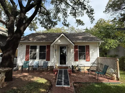 $685,000 | 2612 Canterbury Street, Austin, TX 78702