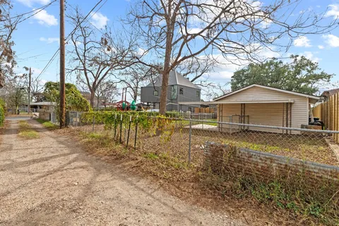 a view of house with outdoor space