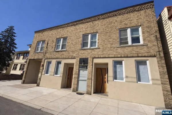 $2,700 | 695 Elm Street, Unit 1, Kearny, NJ 07032