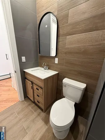 $2,700 | 695 Elm Street, Unit 1, Kearny, NJ 07032