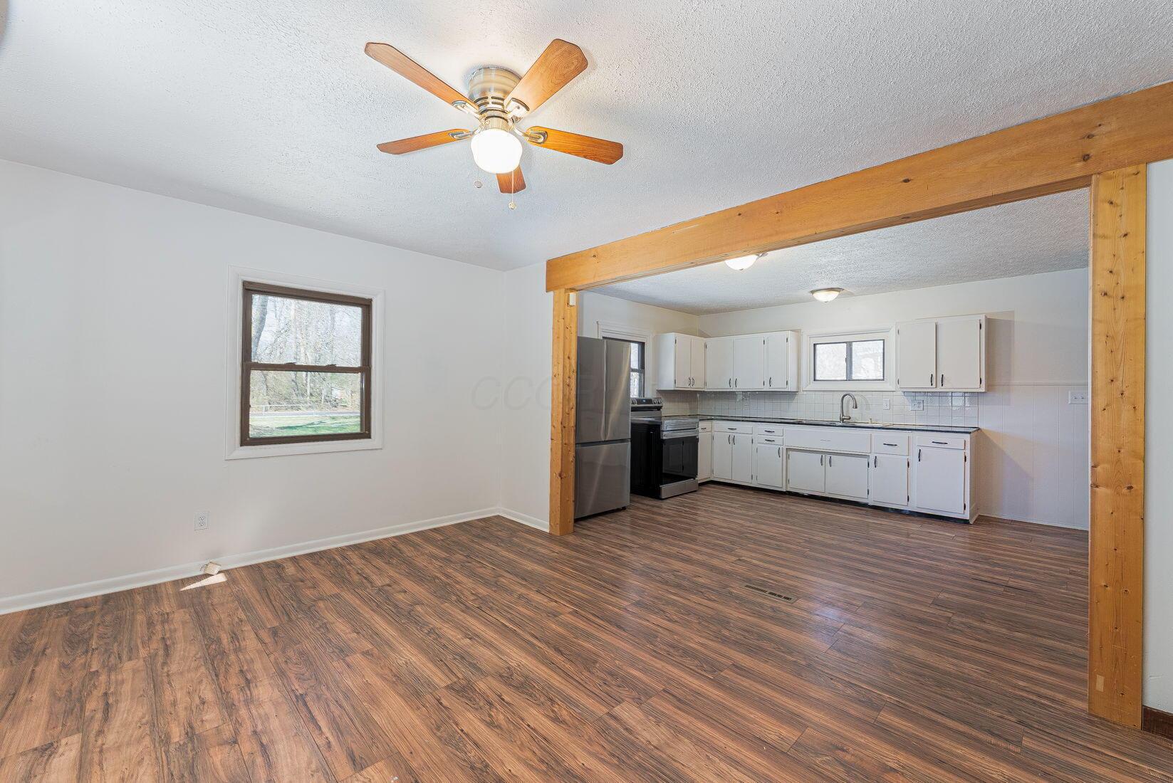 4776 Crocker Road Columbus, OH 43232 - Photo 4 of 31 7-web-or-mls-Sam Sias - 4776 Crocker Rd-