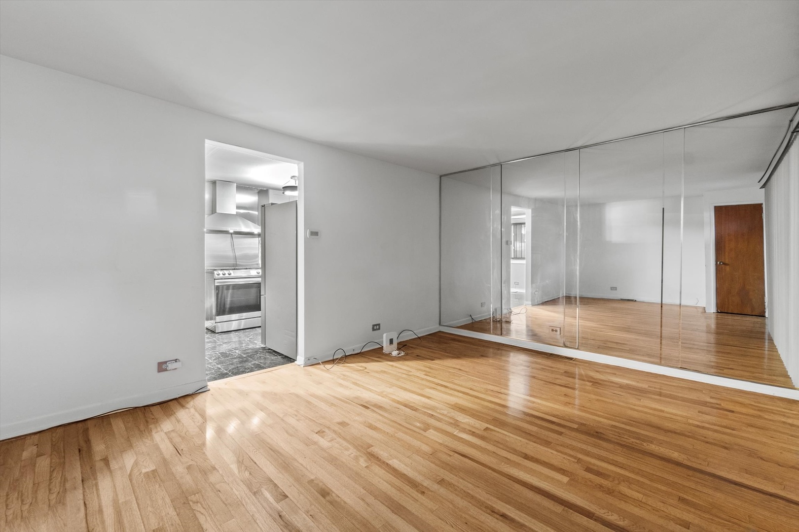 11417 South Church Street Chicago, IL 60643 - Photo 19 of 24 a view of empty room with wooden floor