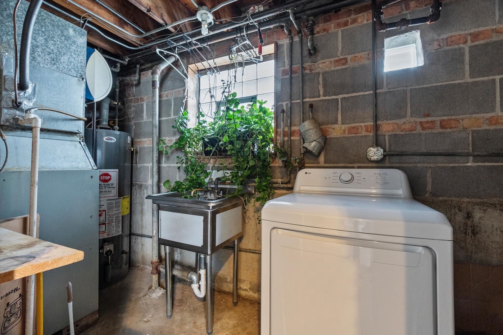 11417 South Church Street Chicago, IL 60643 - Photo 7 of 24 a utility room with dryer and washer