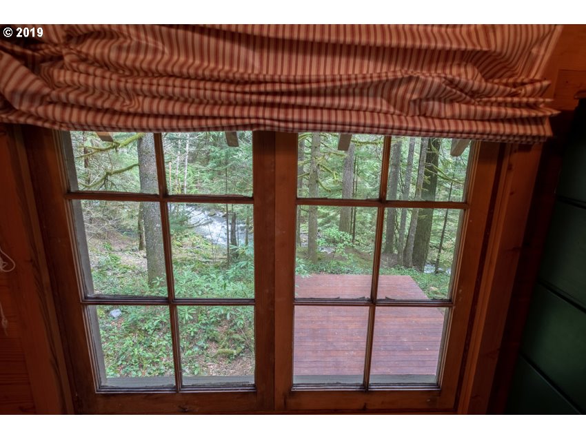 79546 Road 35 A Rhododendron, OR 97049 - Photo 25 of 30 a view of a porch