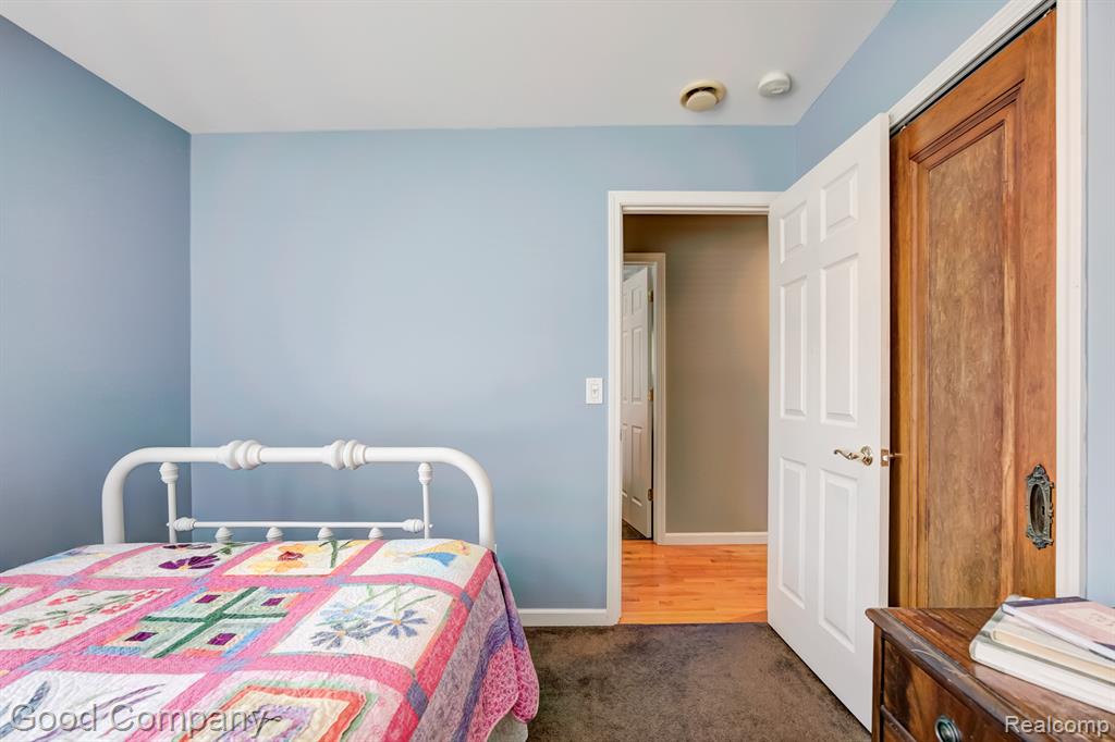 15925 West 14 Mile Road Franklin, MI 48025 - Photo 17 of 29