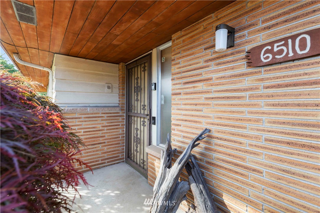 6510 South Langston Road Seattle, WA 98178 - Photo 3 of 33 Gallery Image 3