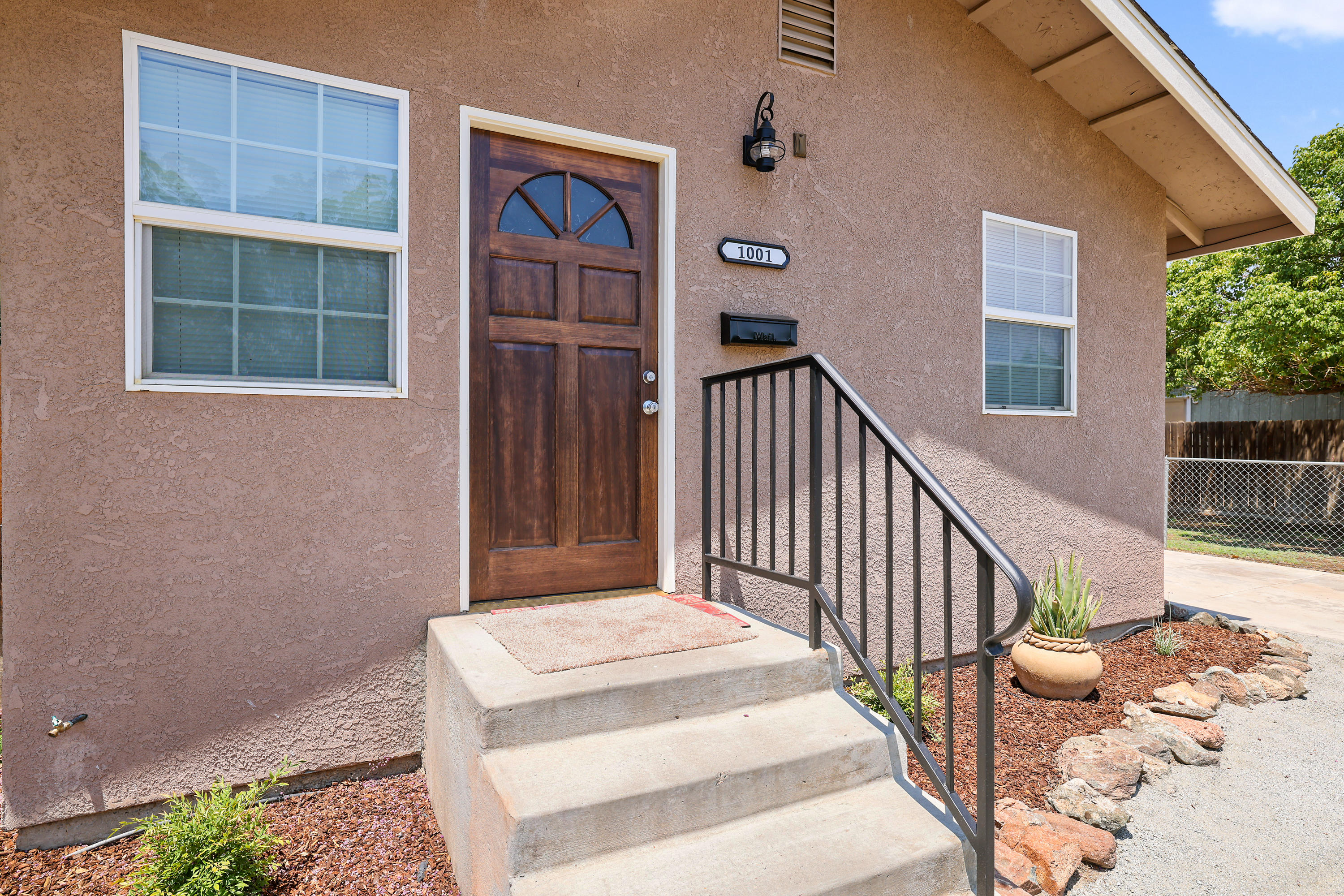 1001 West Maple Street Exeter, CA 93221 - Photo 5 of 22 D50A7828