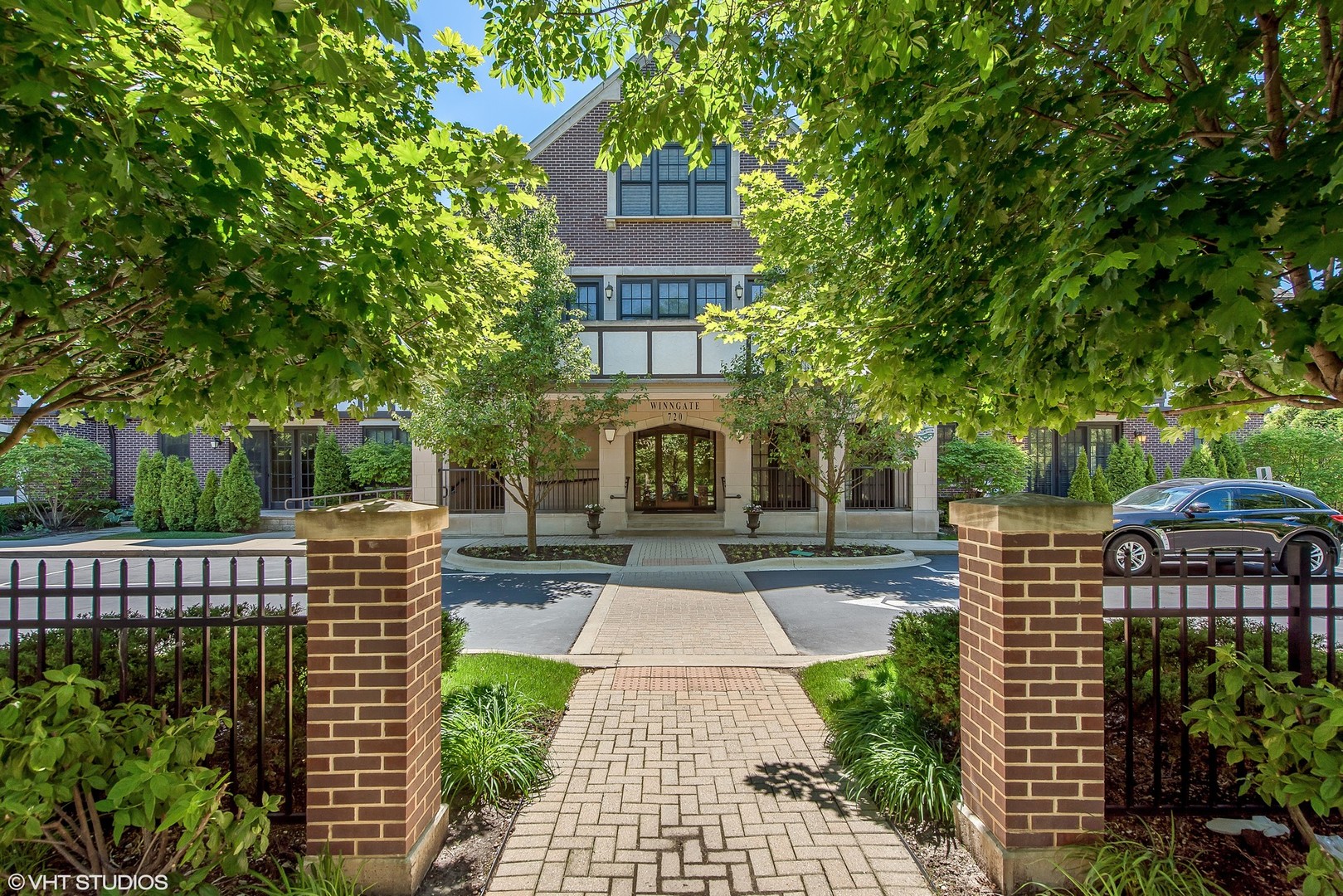 720 Green Bay Road, Unit 1E Winnetka, IL 60093 - Photo 2 of 13